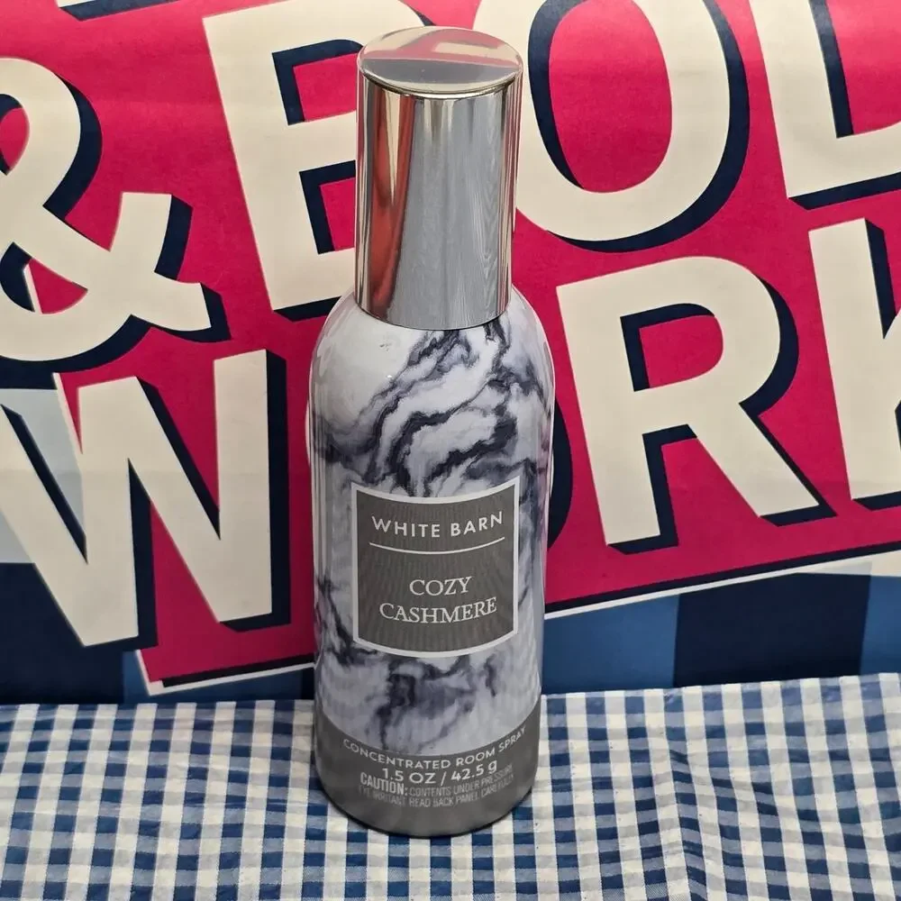 BBW Cozy Cashmere Home Room Fragrance Spray White Barn - Picture 1 of 1